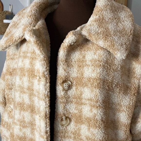 Blu Pepper tan and cream plaid shacket jacket coat women’s size medium cozy fall - Picture 2 of 13
